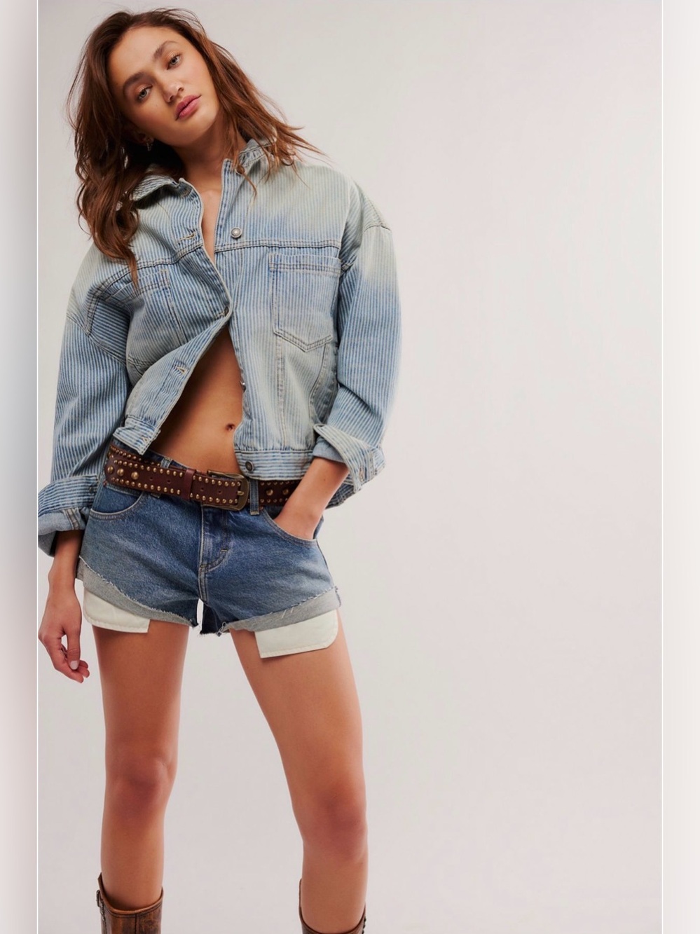 NWT Lee Rider Classic Denim Shorts in Medium Blue, Size 29